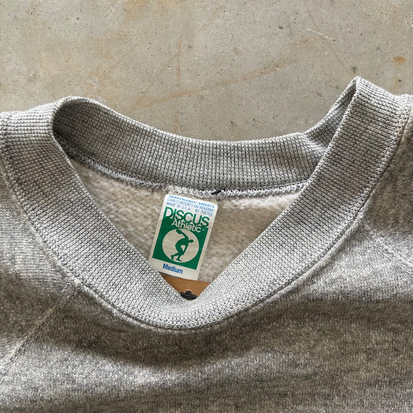 1980s Dragon Patch Cropped Sweatshirt