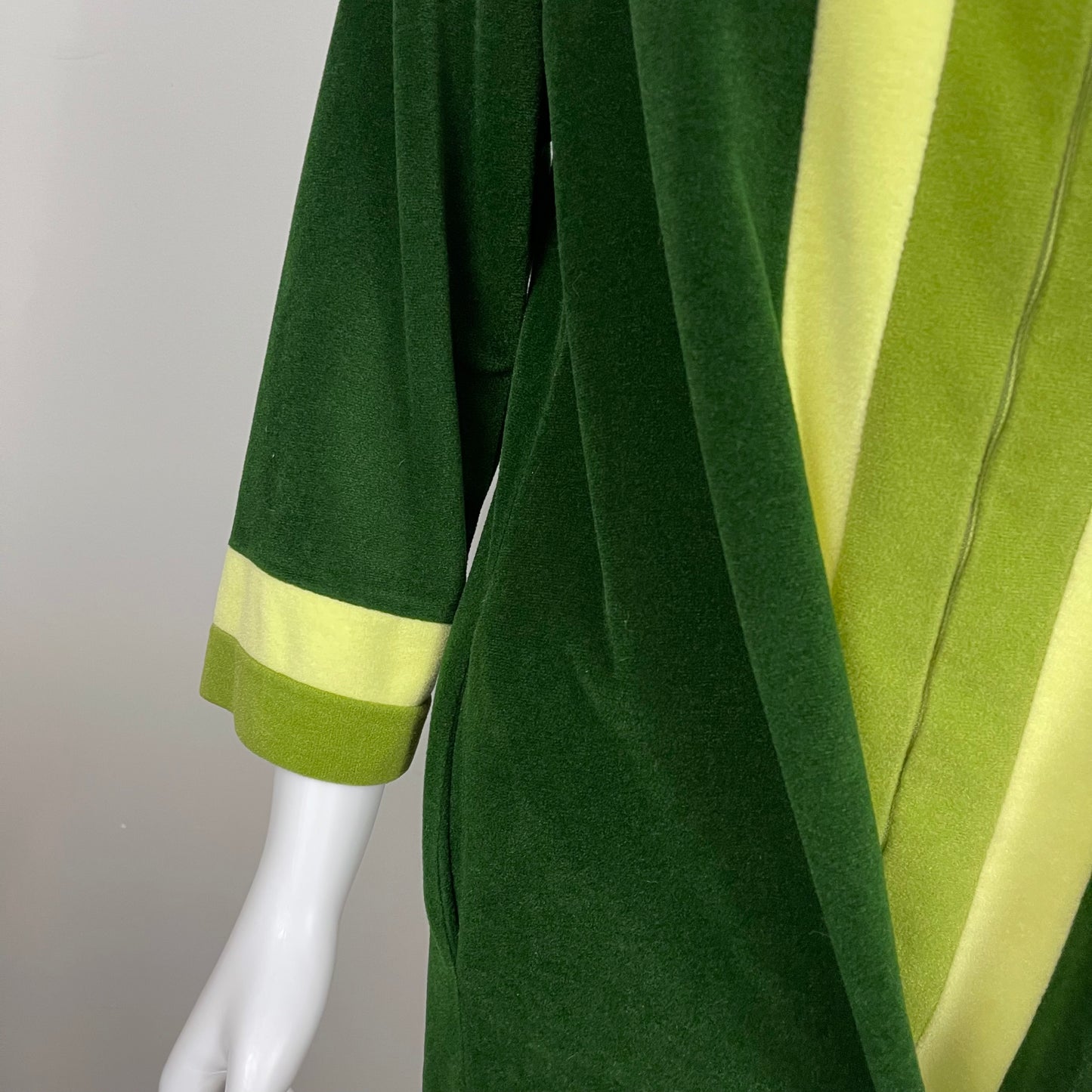 1960s Vanity Fair House Coat